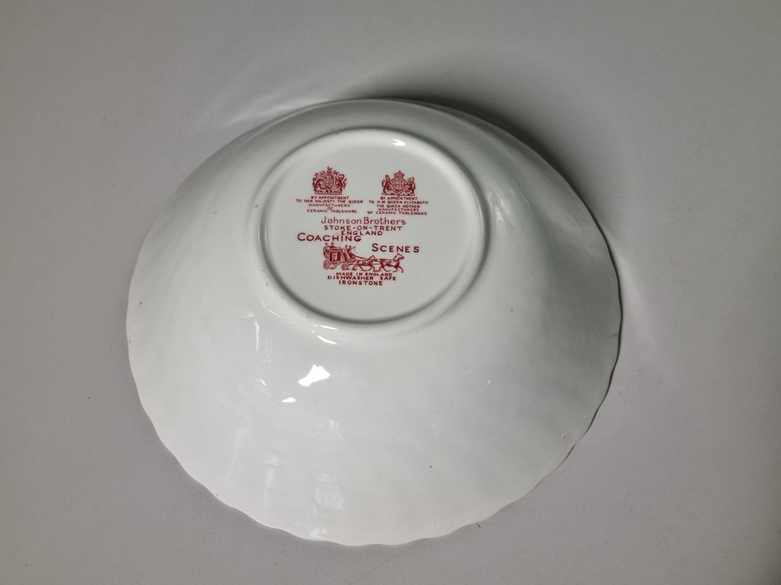 Engels rood Johnson Brothers Coaching Scenes hoge ronde schaal 21 cm