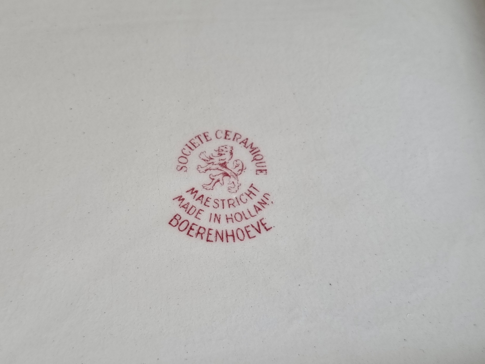 Boerenhoeve rood Societe Ceramique onderbord kaasstolp