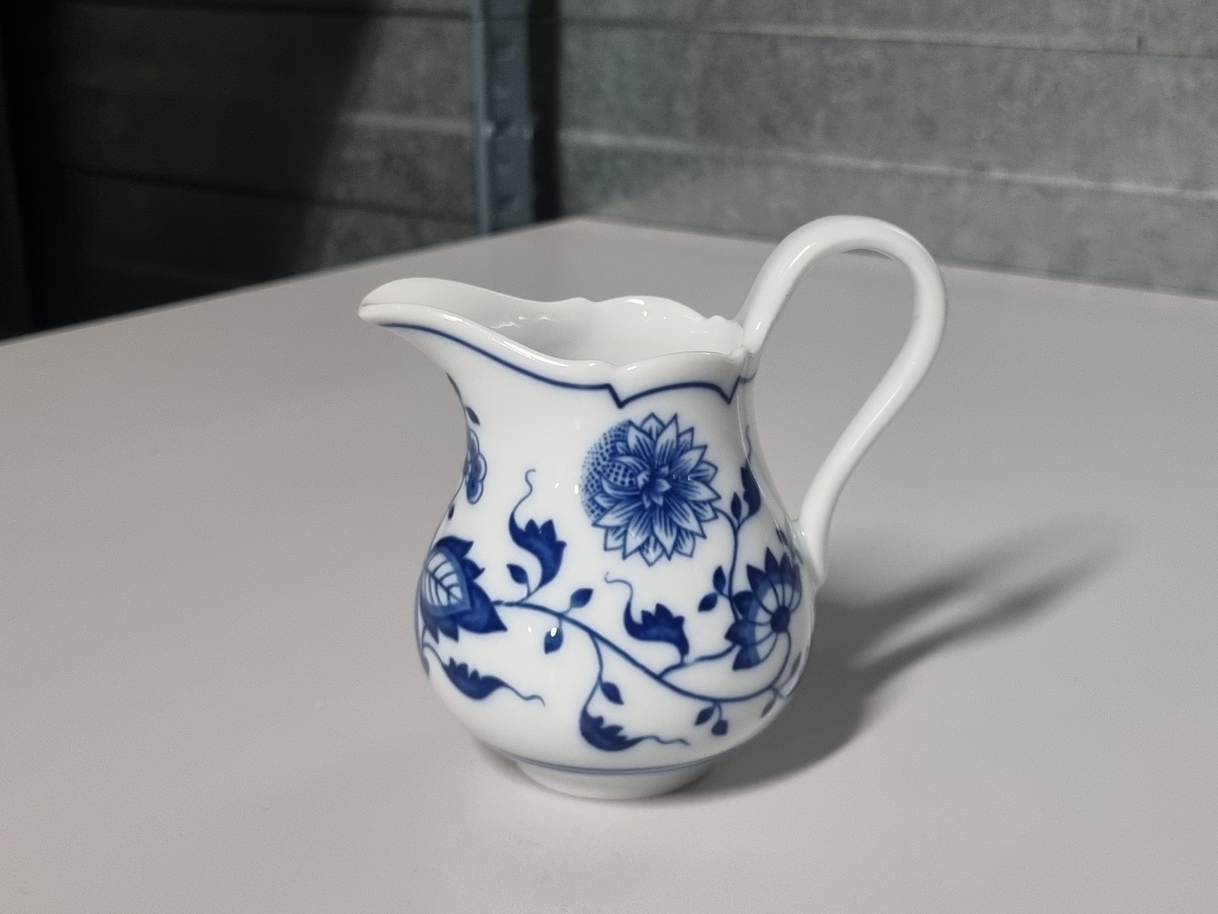 Zwiebelmuster Hutschenreuther kannetje 8,5 cm