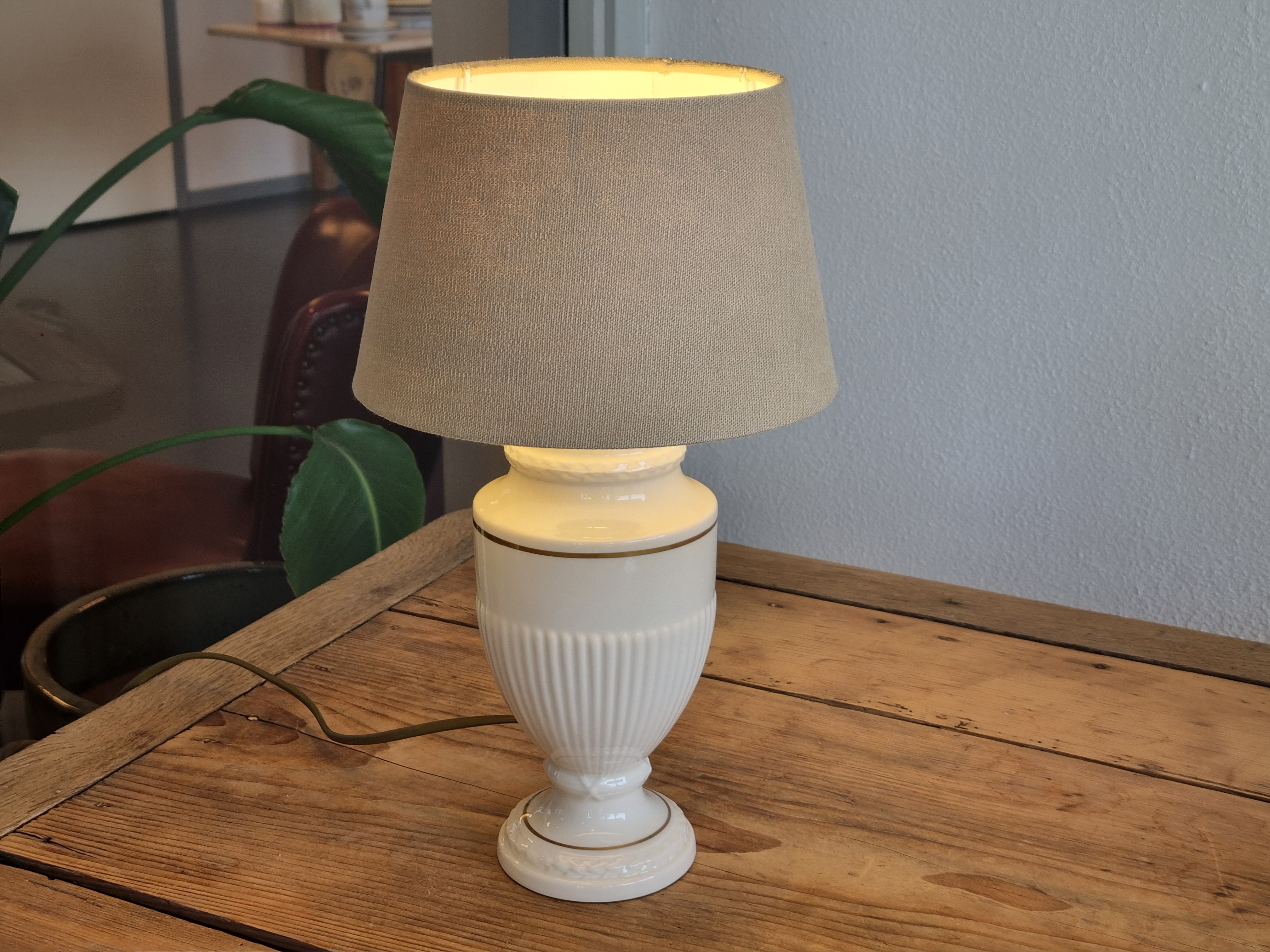 Wedgwood Edme Jubilee Goudrand Tafellamp | Lamp op hoge voet