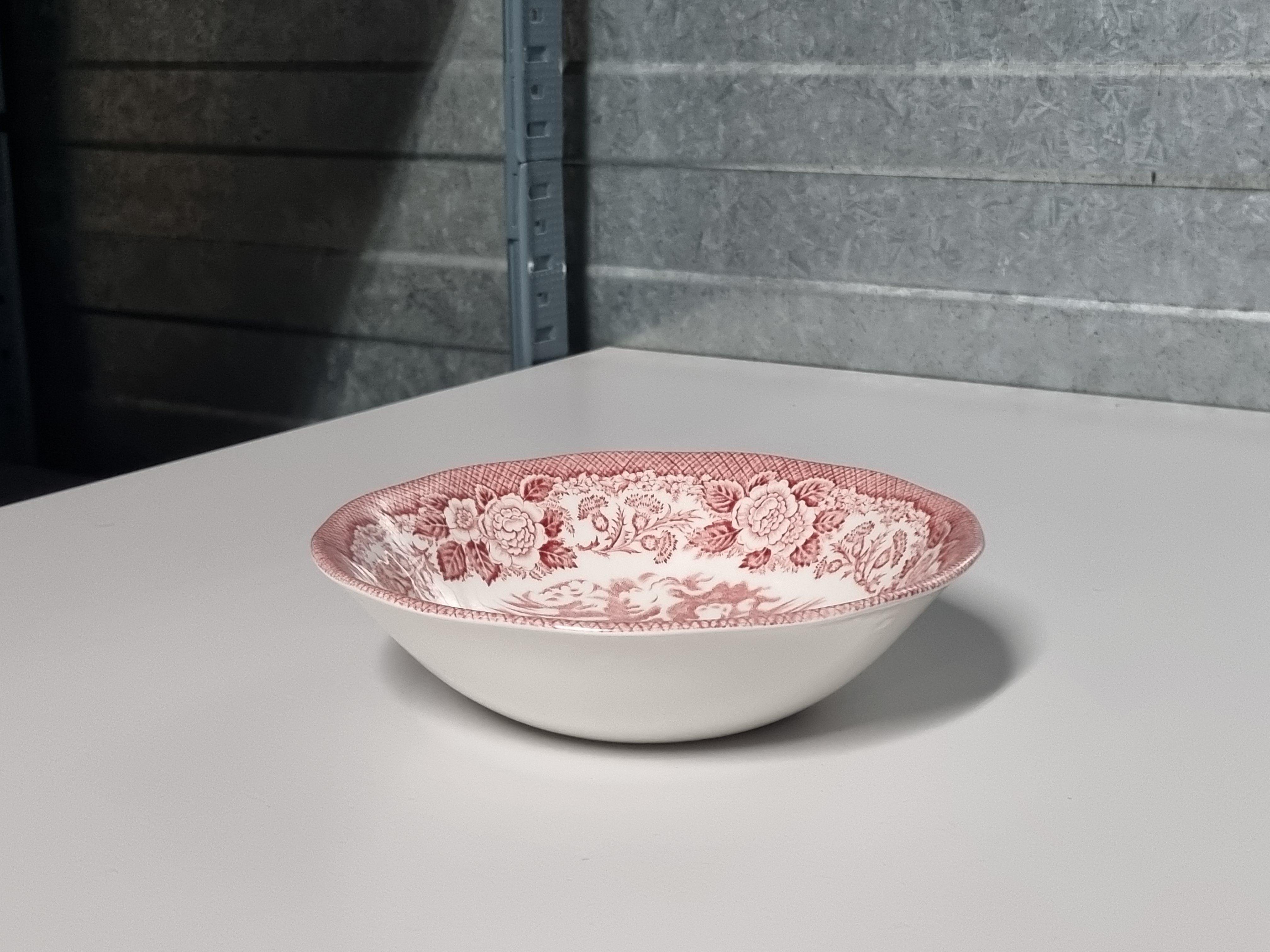 Engels rood Enoch Wedgwood Lochs of Scotland rond schaaltje 16 cm