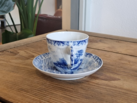 Bootjes Regout model Zwiebelmuster Kop en schotel