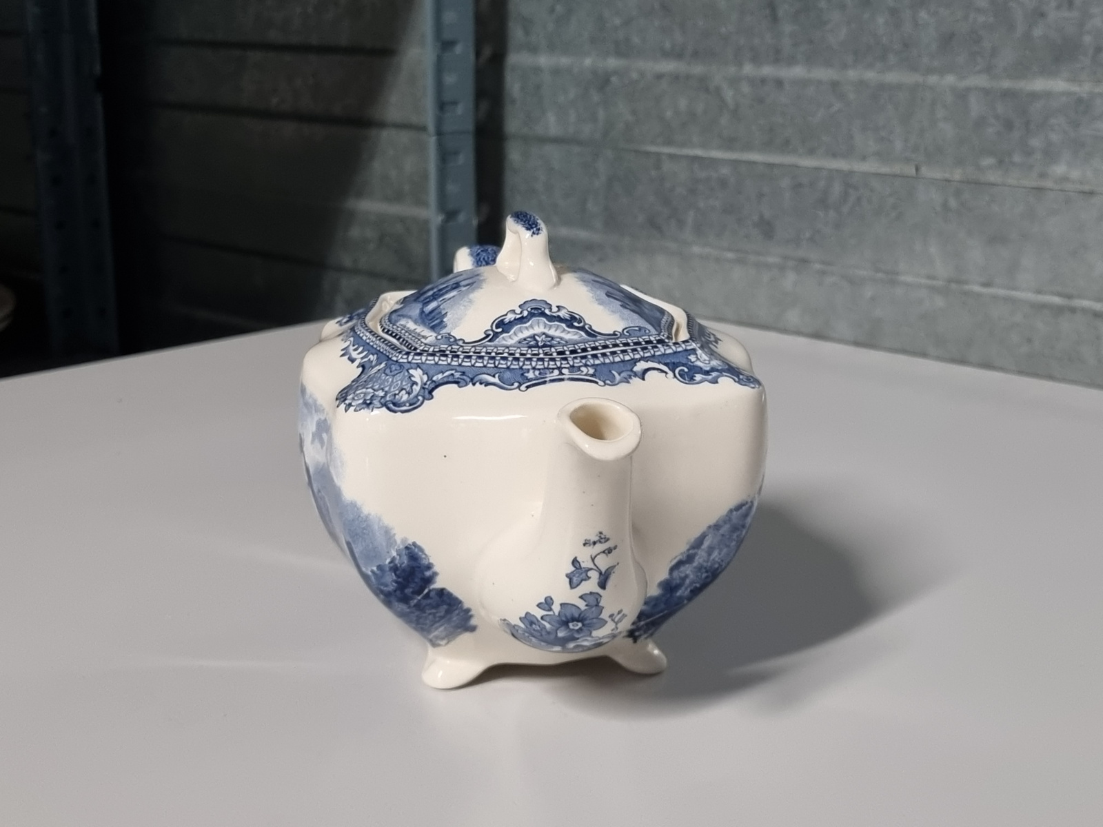 Engels blauw Johnson Bros Old Britain Castles Theepot 0,9 liter