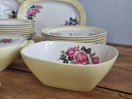 Petrus Regout Amore pastel Geel met Bloem compleet Eetservies min. 11-pers.