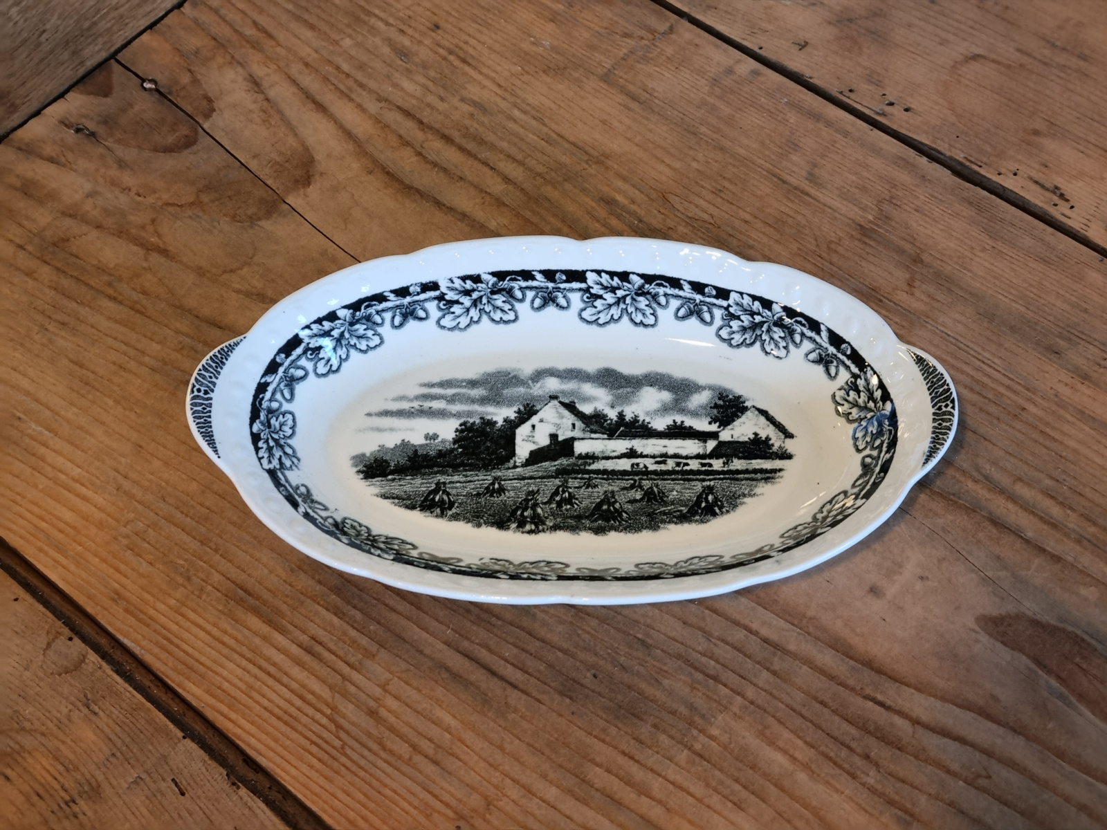 Boerenhoeve Zwart Societe Ceramique ovaal schaaltje 24 cm