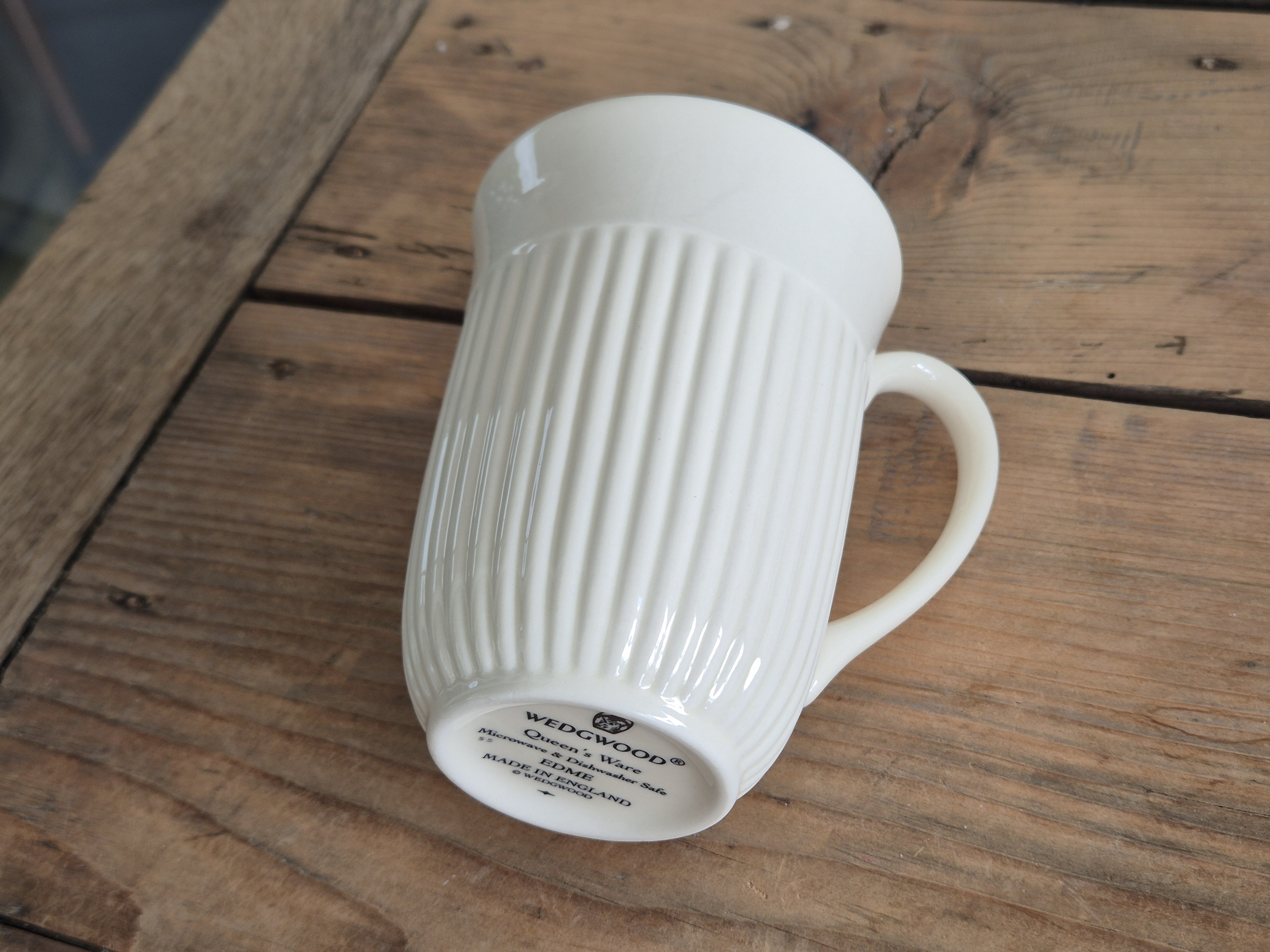 Wedgwood Edme hoge Mok met oor 11 cm