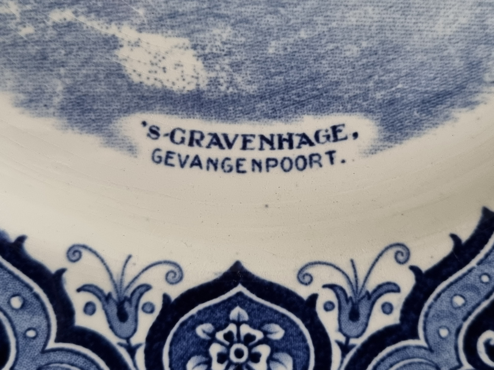 Wandbord Societe Ceramique Mooi Nederland Gravenhage Gevangenpoort blauw 23 cm