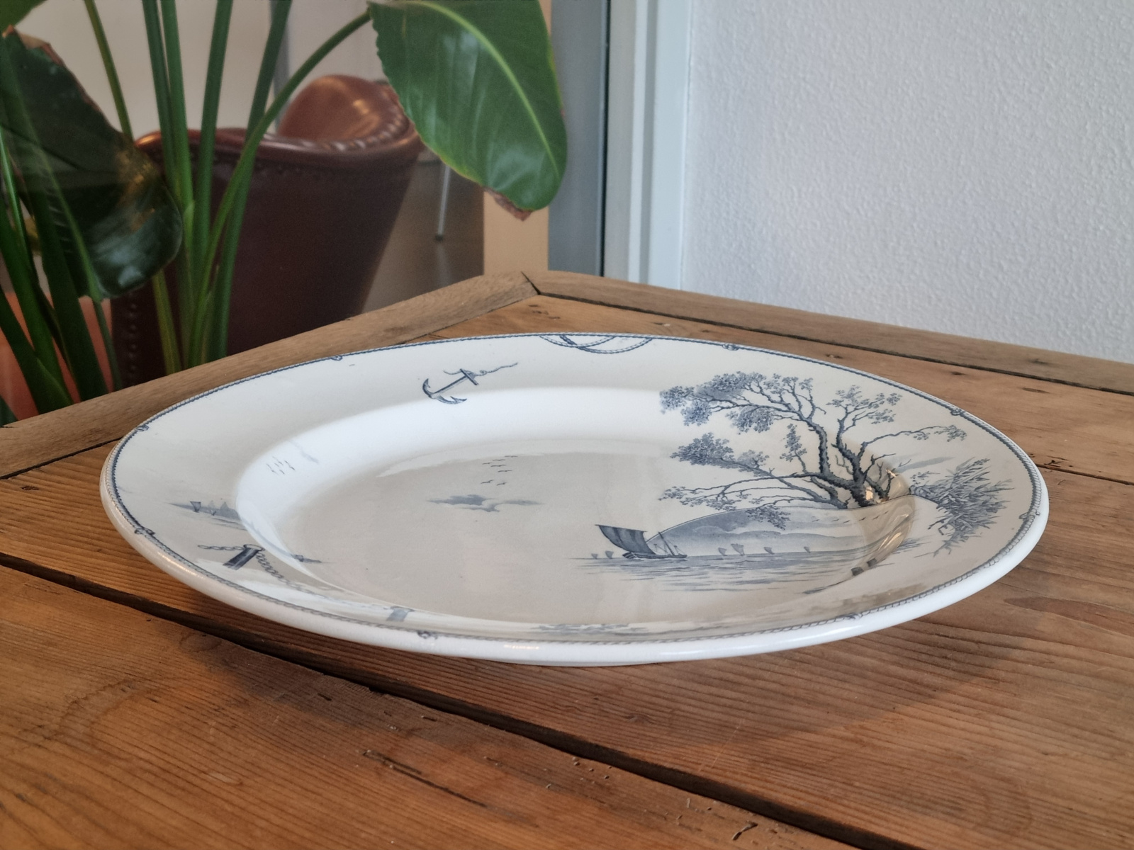 Verkocht = Petrus Regout Marines donkerblauw serveerbord 34 cm (rond model, zonsondergang)