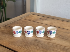 Oud Boerenbont Regout set 4x Eierdopje laag model (met rood randje buitenkant)