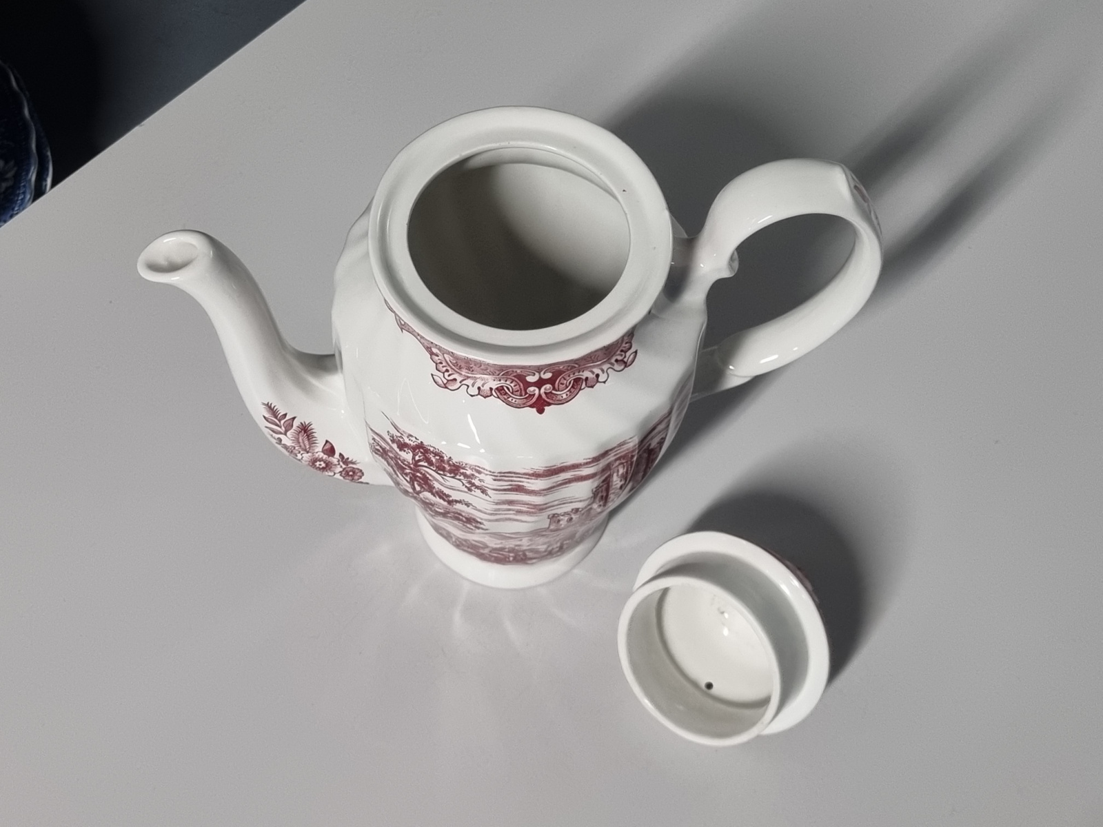 Engels rood Olde Country Castles koffiepot theepot 18,5 cm
