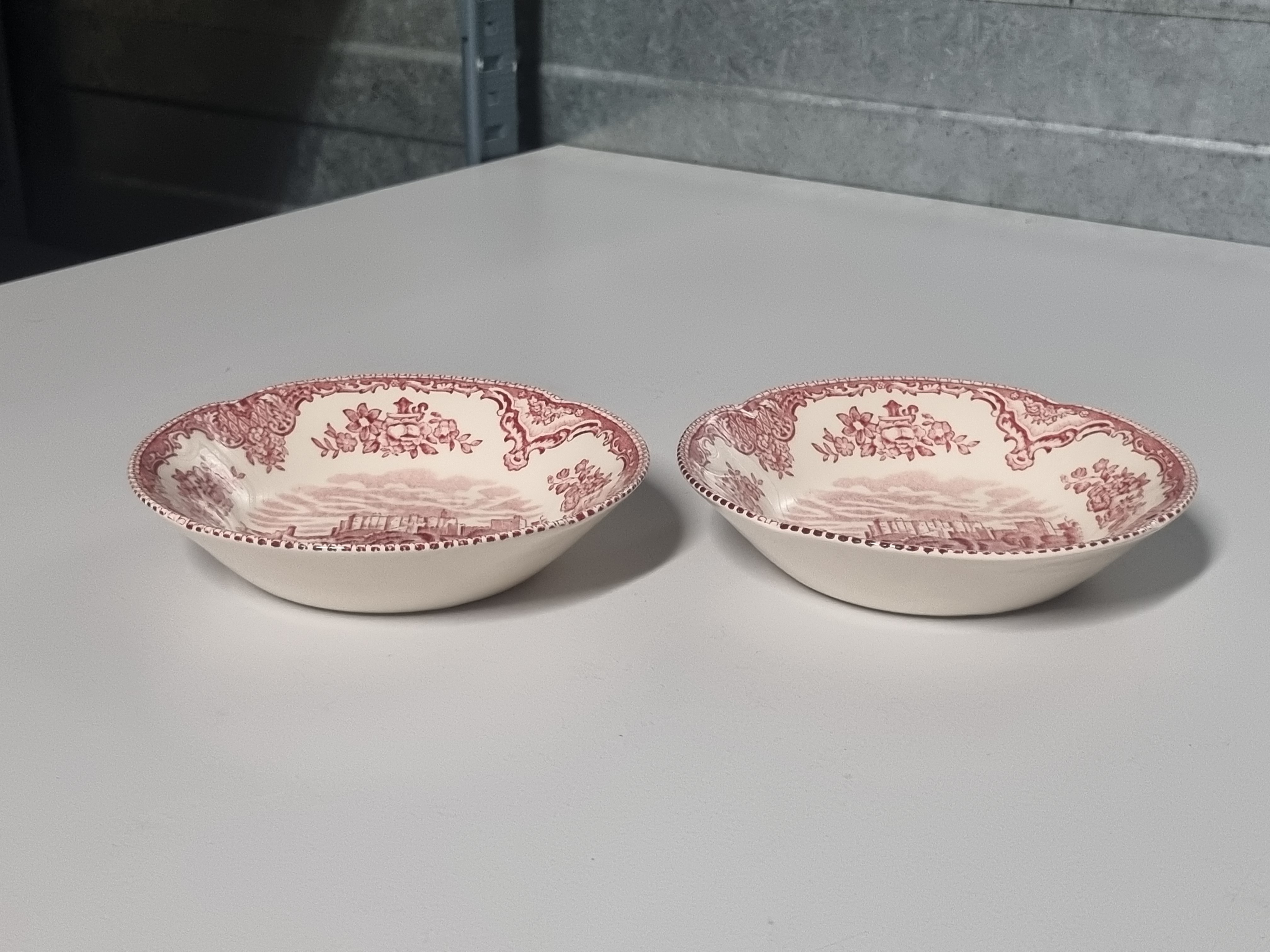 Engels rood Johnson Bros Old Britain Castles set 2x Schaaltje 12,5 cm