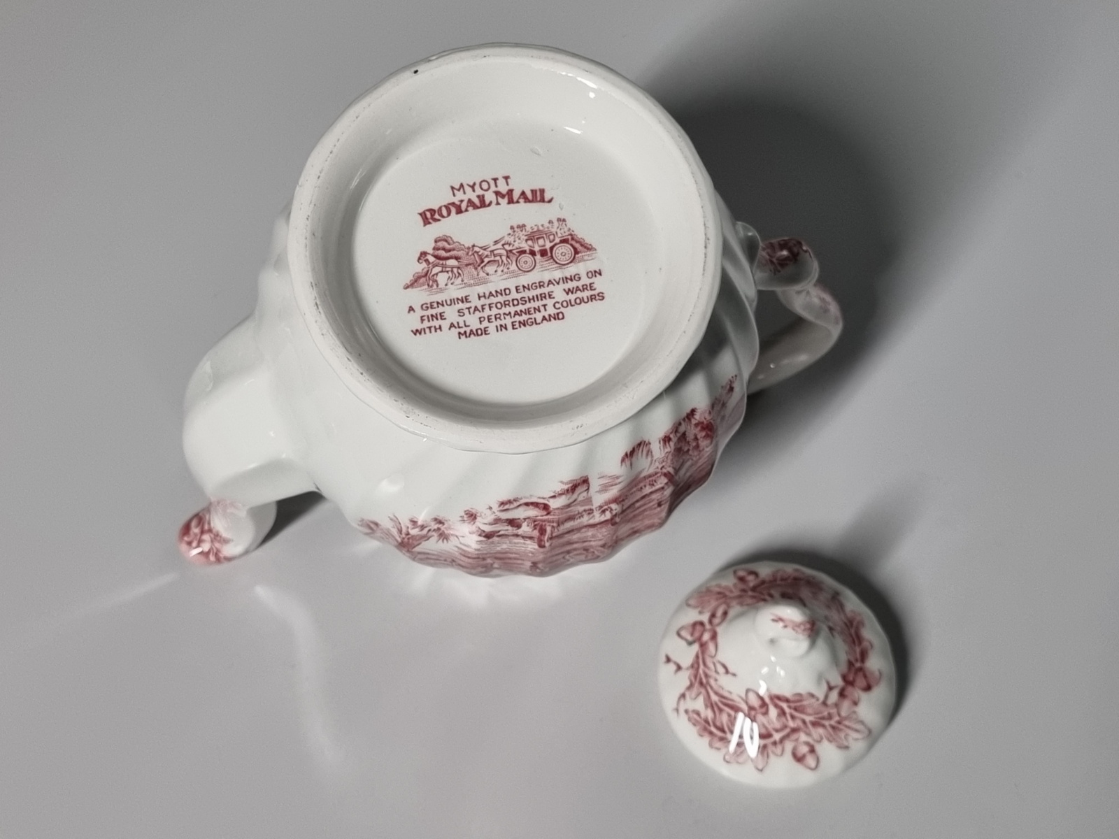 Engels rood Myott Royal Mail Koffiepot