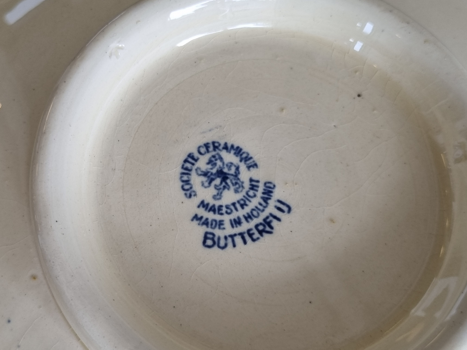 Societe Ceramique Butterflij hoge ronde schaal met greepjes (creme)