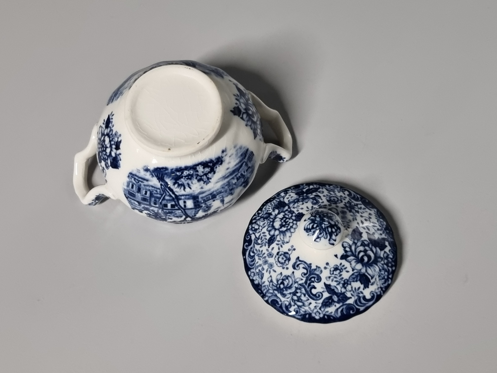 Engels blauw Staffordshire (niet gemerkt) Suikerpotje