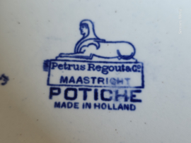 Potiche blauw Petrus Regout hoge ronde schaal op voet 28 cm
