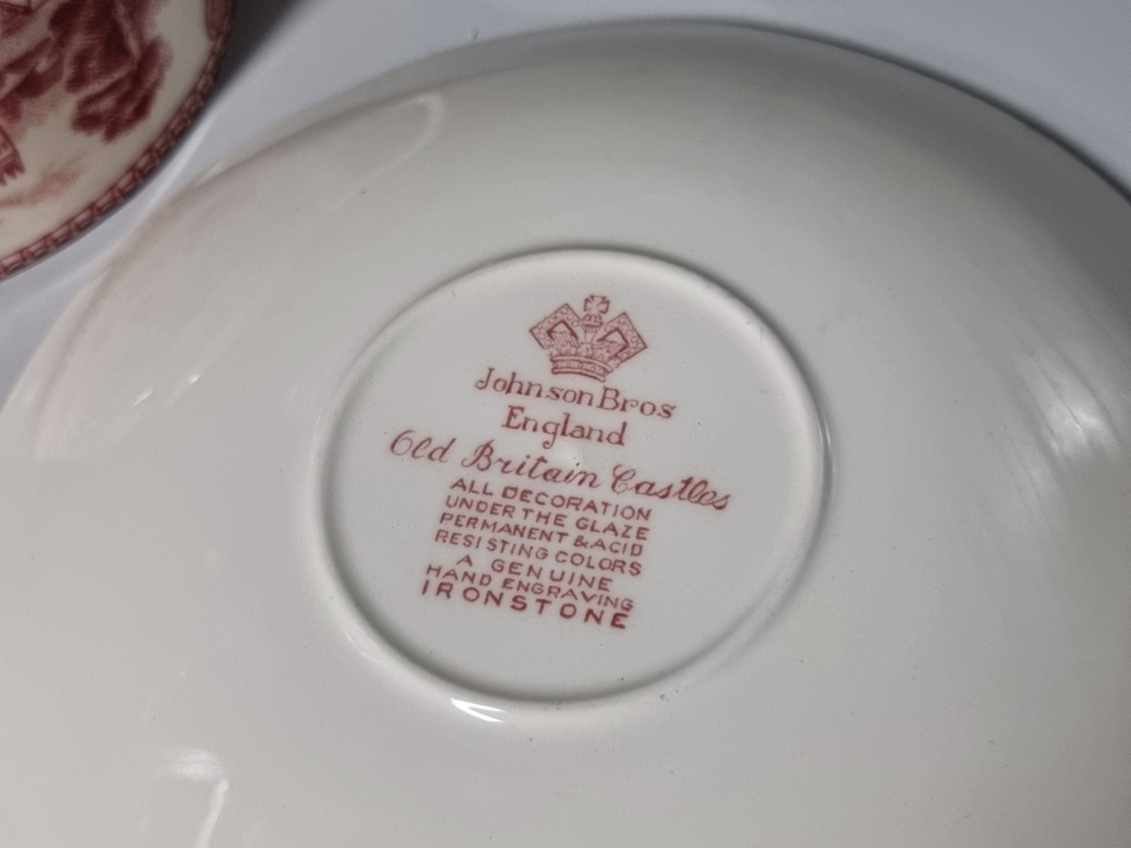 Engels rood Johnson Bros Old Britain Castles Kop en schotel (bloem binnenin)