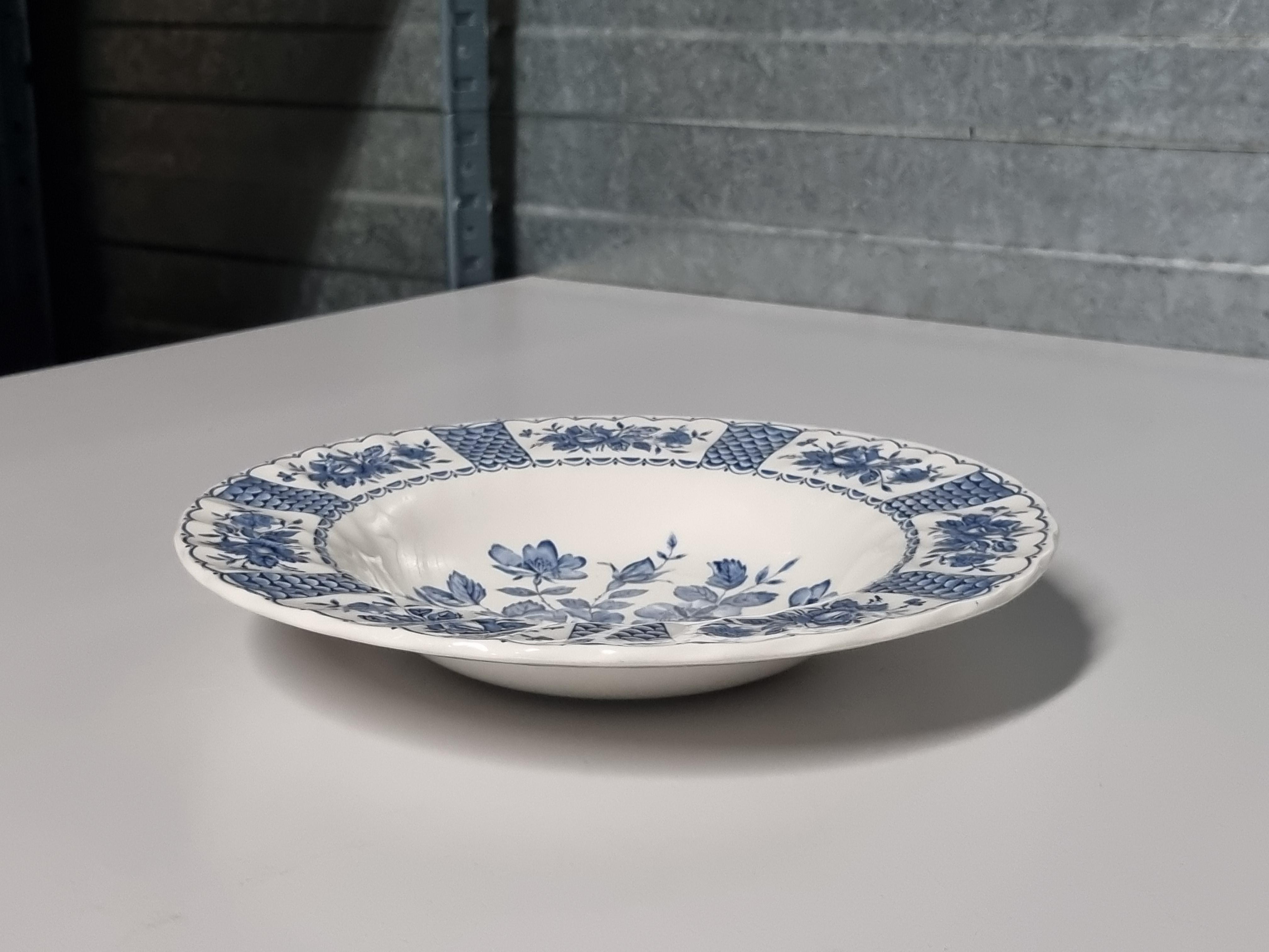 Engels blauw Melody Myott diep pasta curry bord 22,5 cm