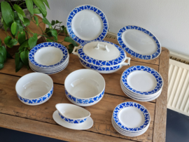 Boch Belgium blauw Vintage Eetservies voor 8 pers.