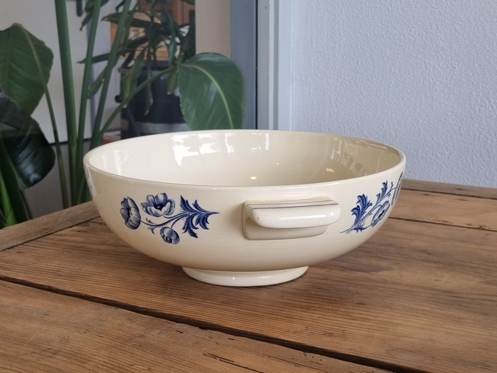 Societe Ceramique Butterflij hoge ronde schaal met greepjes (creme)