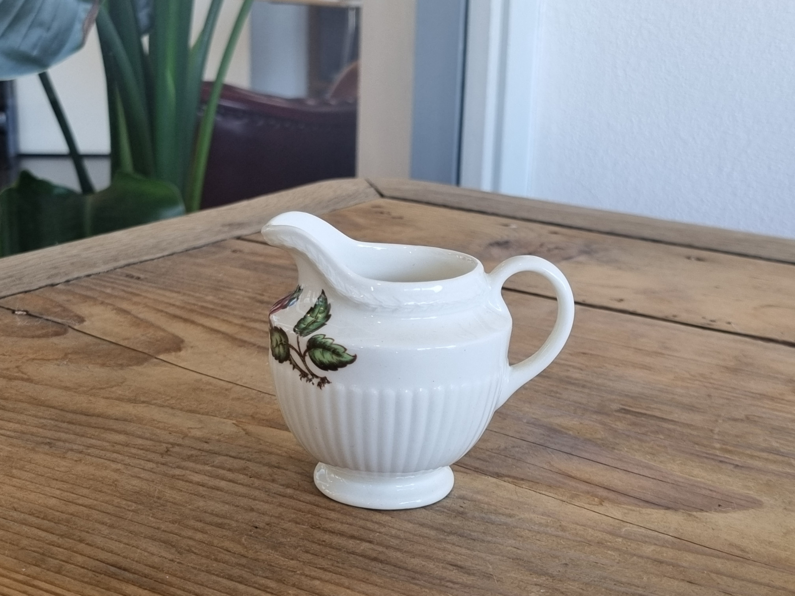 Wedgwood Moss Rose mini roomkannetje 0,15 liter (klein model)