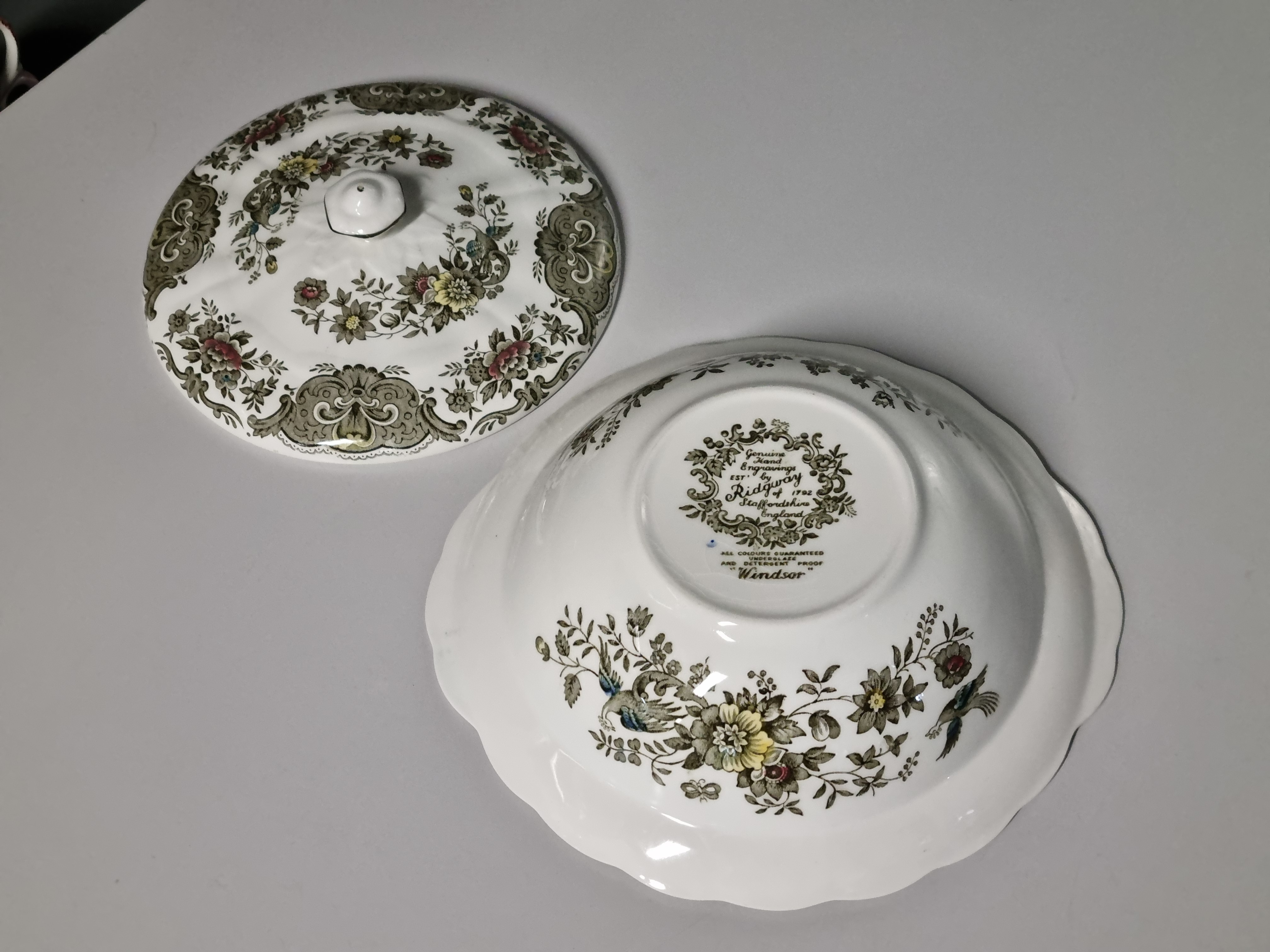 Engels Ridgway Windsor groen gekleurd dekschaal terrine