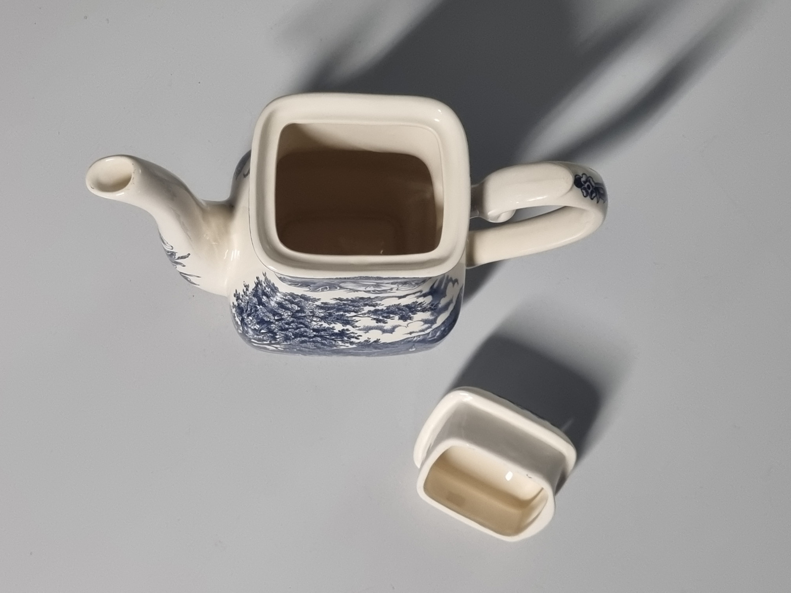 Engels blauw Ironstone EIT koffiepot theepot (wagen)