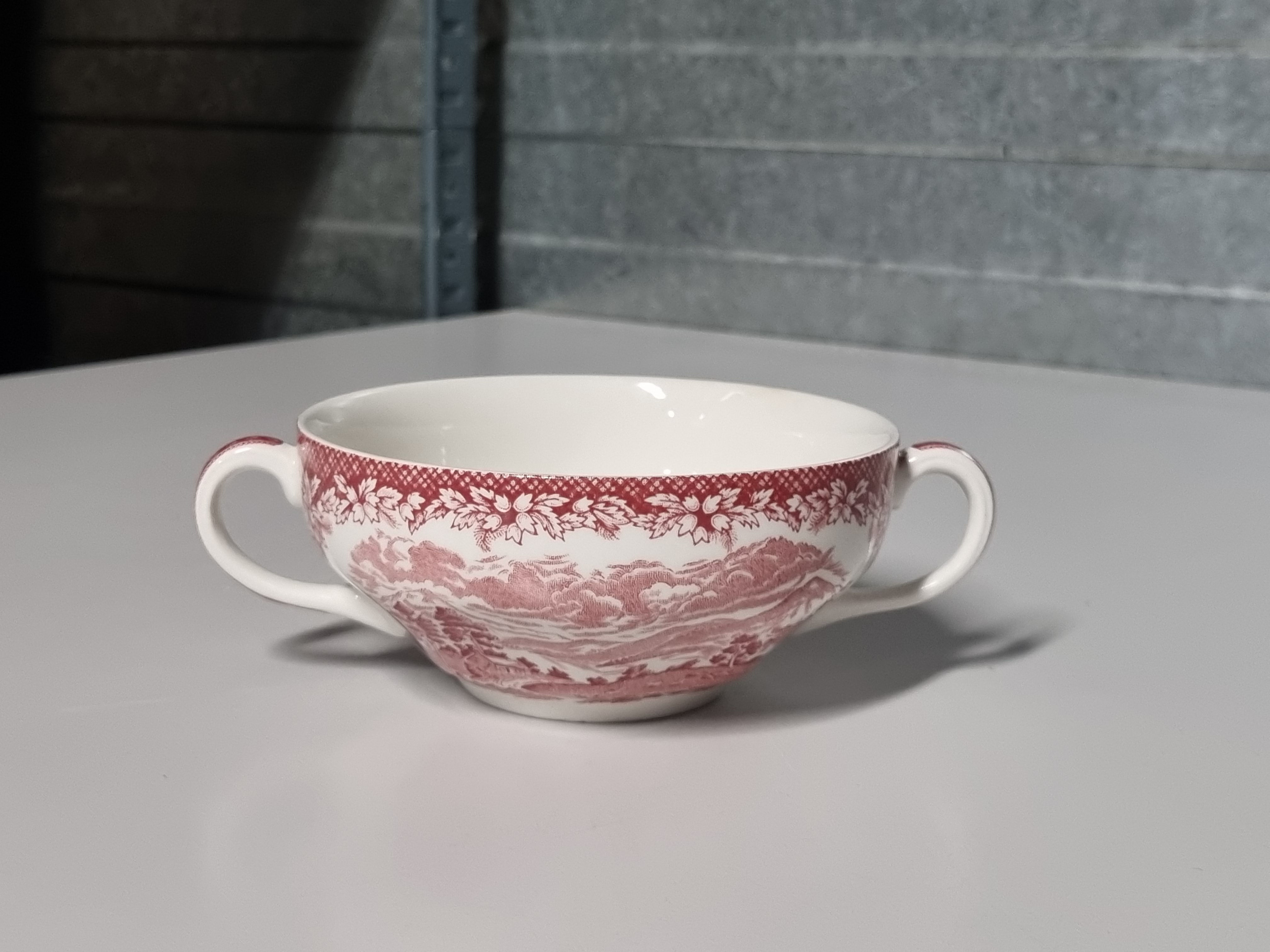 Engels rood Enoch Wedgwood Lochs of Scotland Soepkom