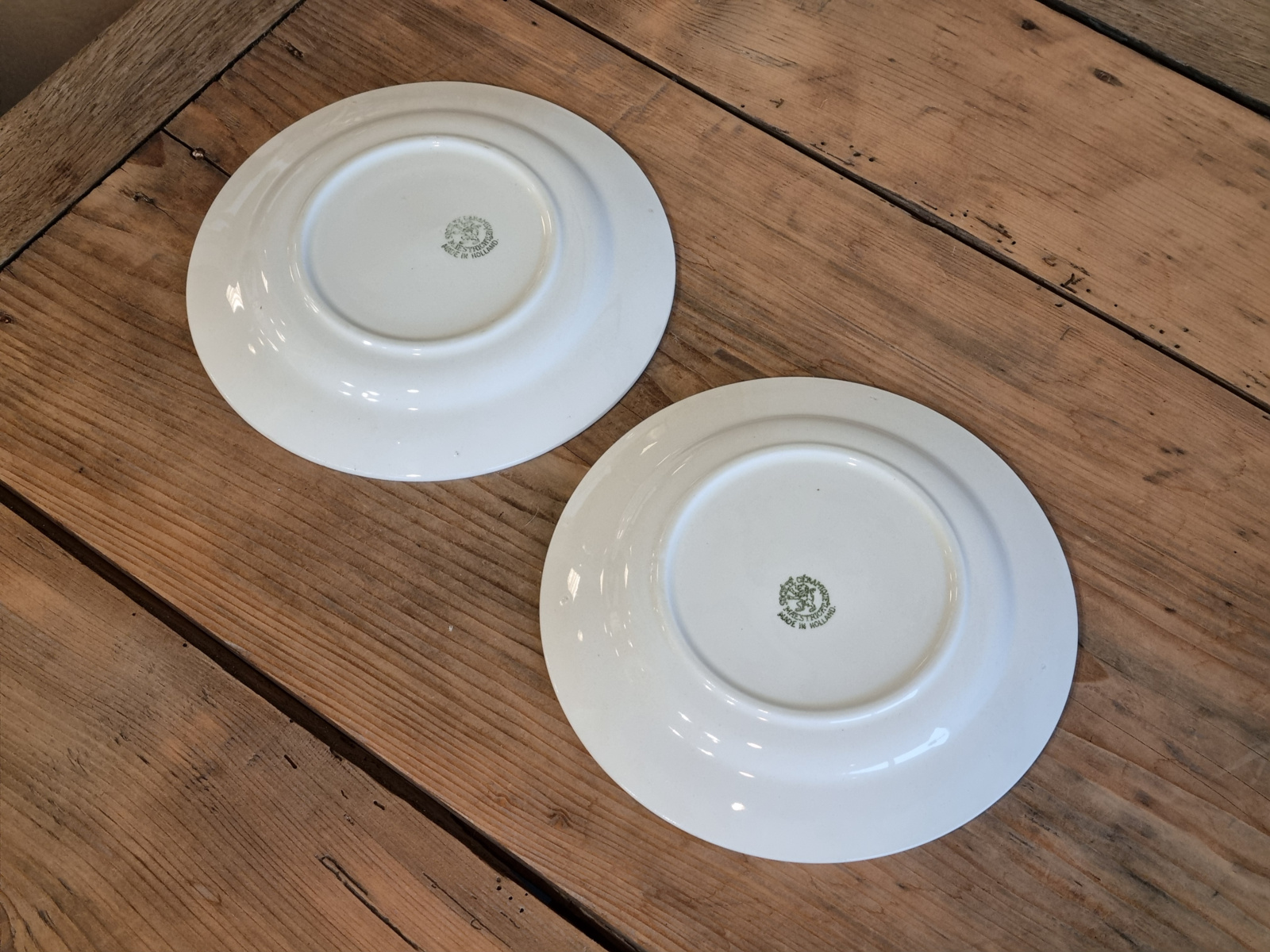 Societe Ceramique creme met rood/zwart randje Set 2x Ontbijtbordje 20 cm