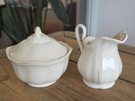 Wedgwood  Queen's Shape Queen's Plain Roomstel (groot model)