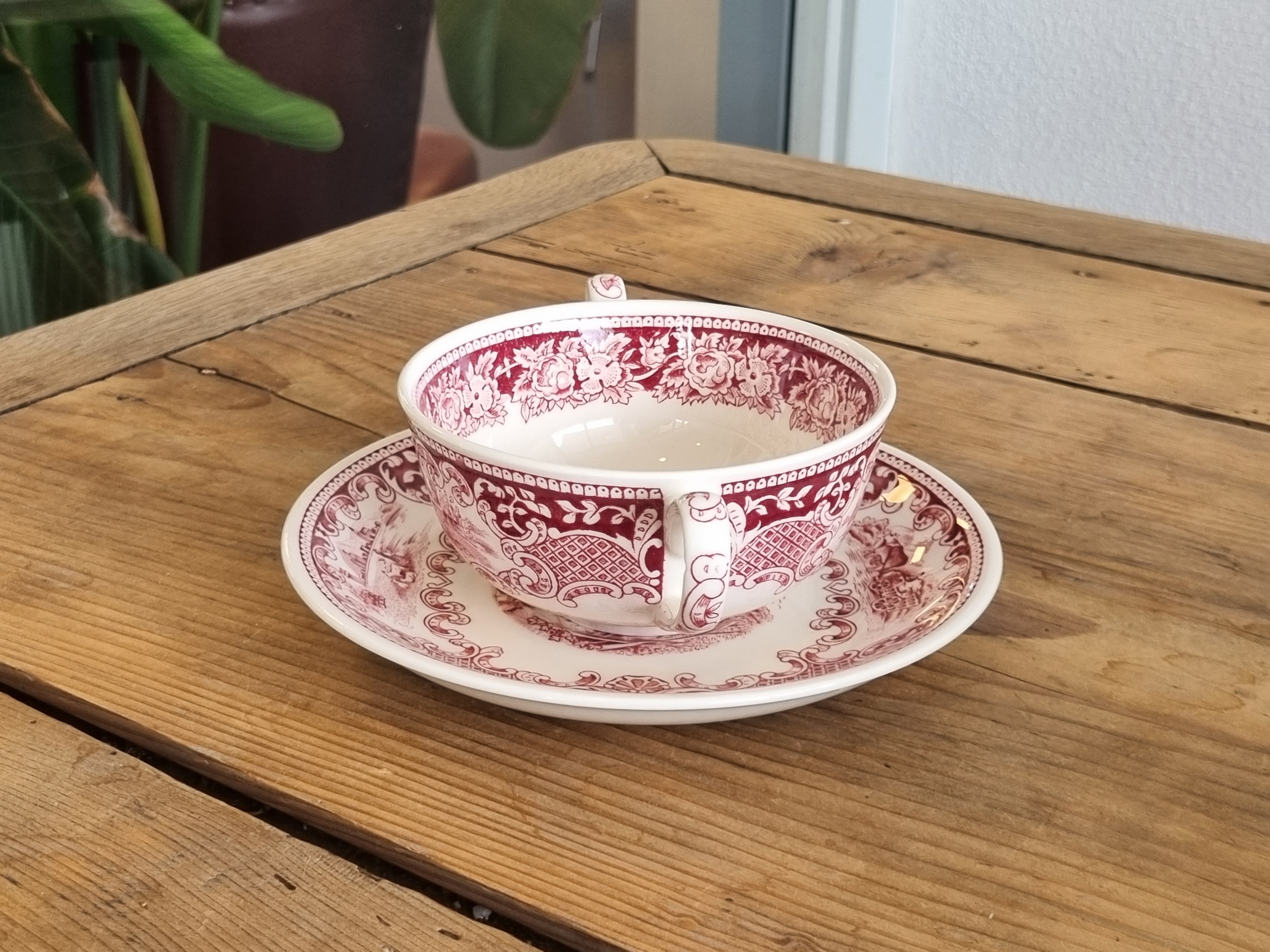 Regout Castillo Royal Sphinx soepkom met schotel