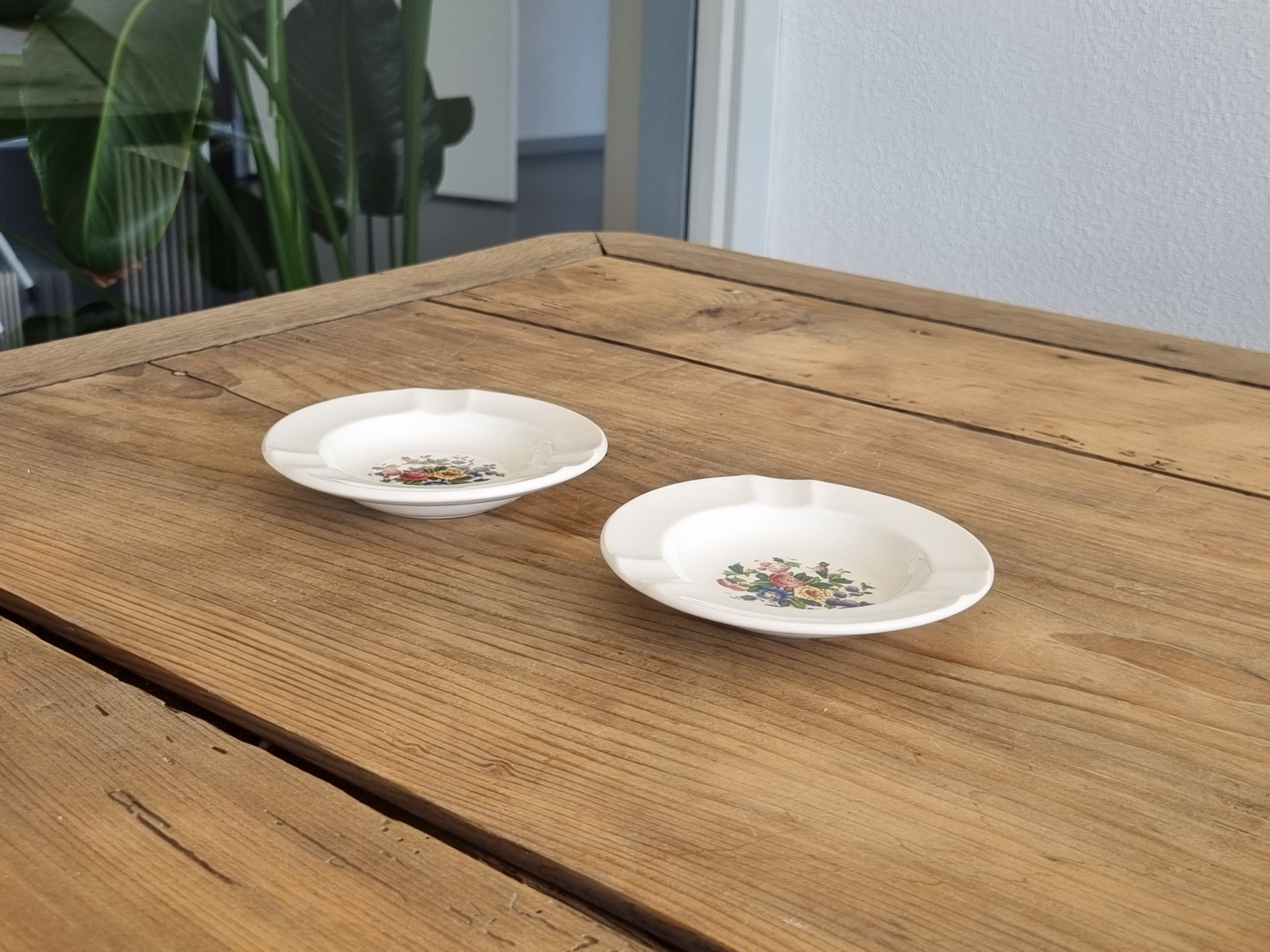 Wedgwood Conway set 2x Theezakjeslegger gladde rand (voorheen asbakje)