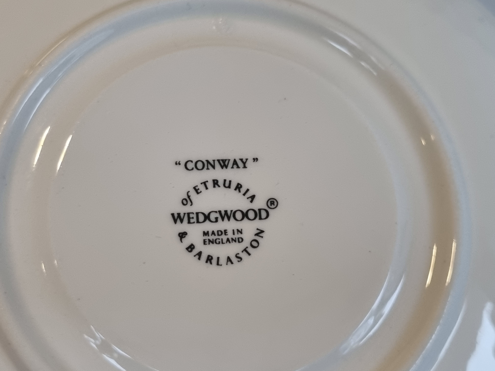 Wedgwood Conway Soepkom met schotel