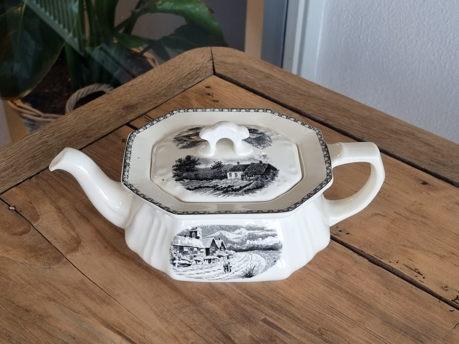Landschap Zwart Societe Ceramique Theepot (hoekig model)
