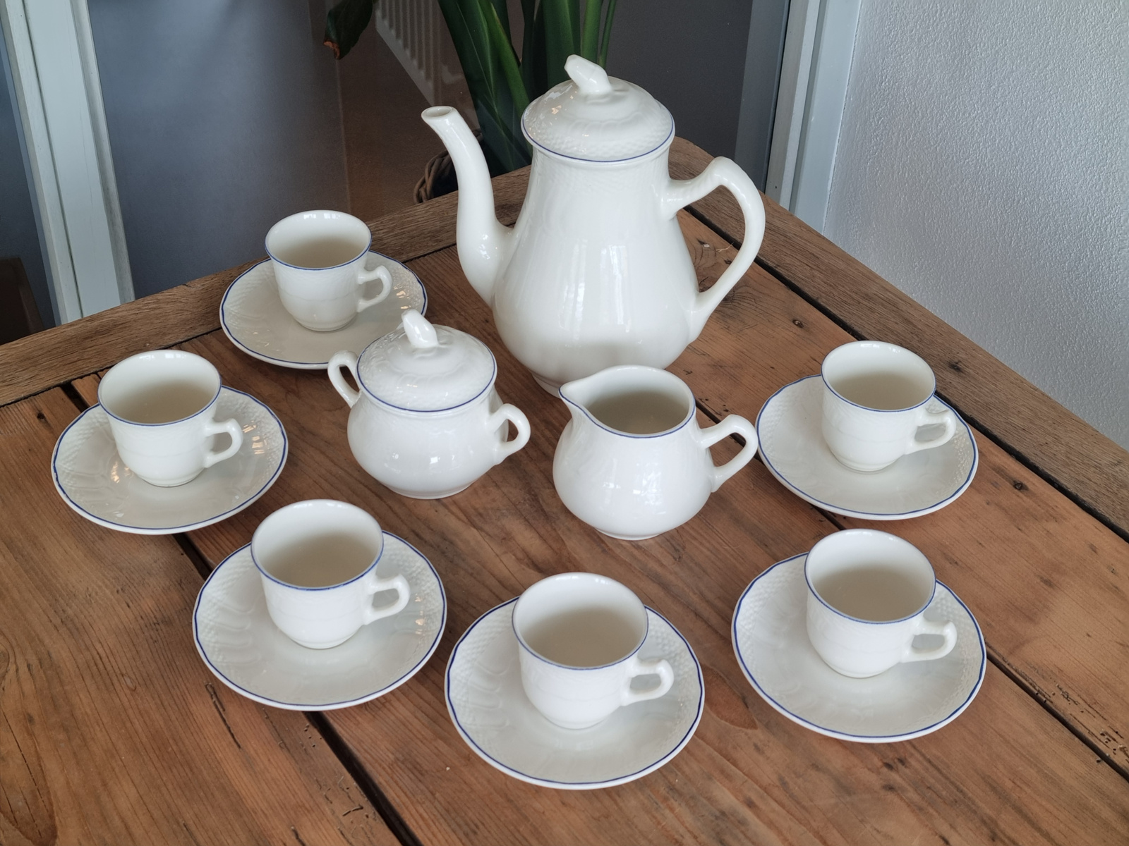 Boch Belgium MRL wit/blauw Espresso servies 6-pers.