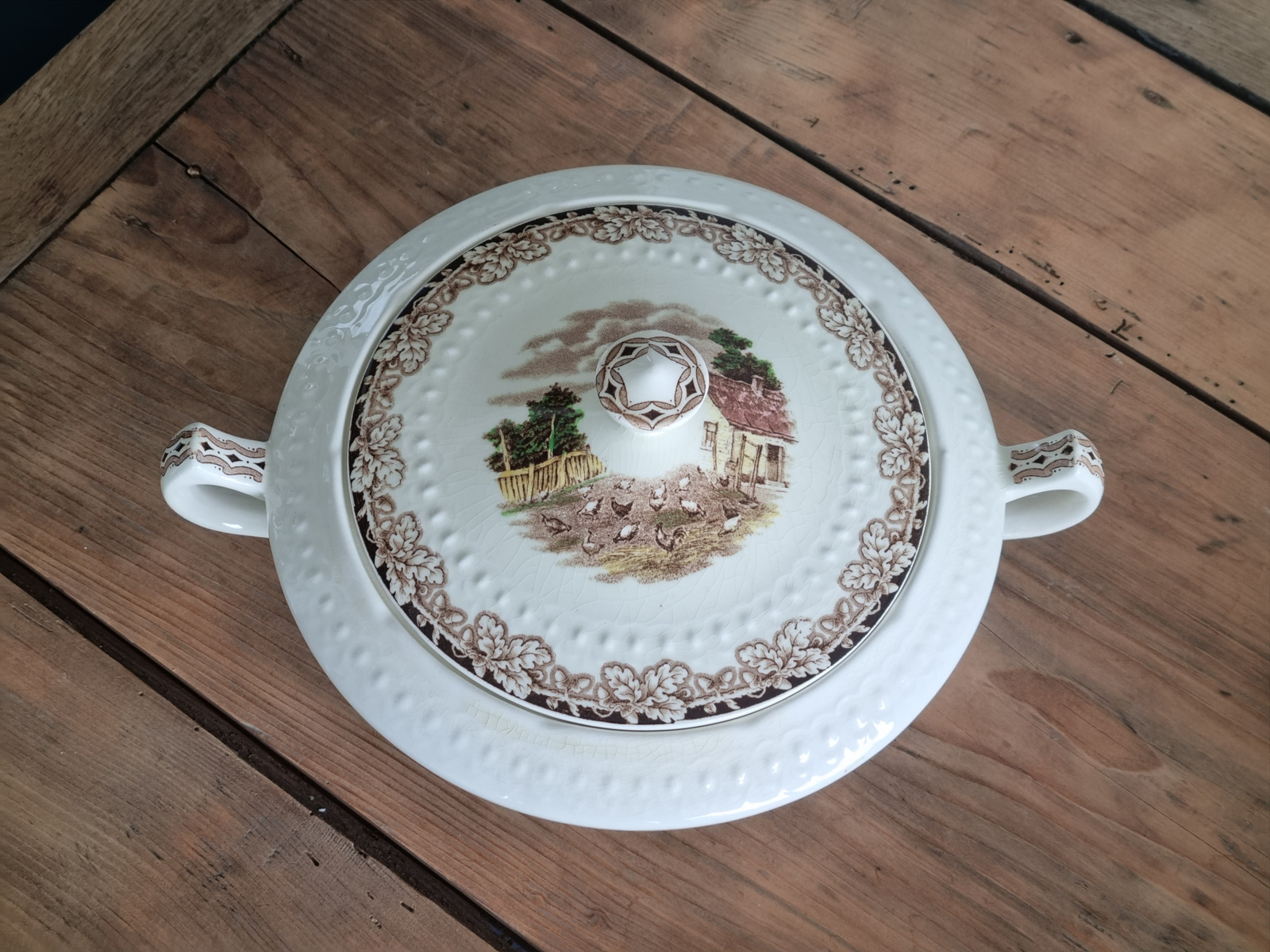 Boerenhoeve Bruin Societe Ceramique dekschaal terrine