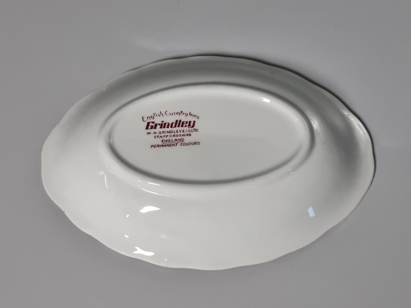 Engels rood Grindley Country Inns schaaltje 20,5 cm