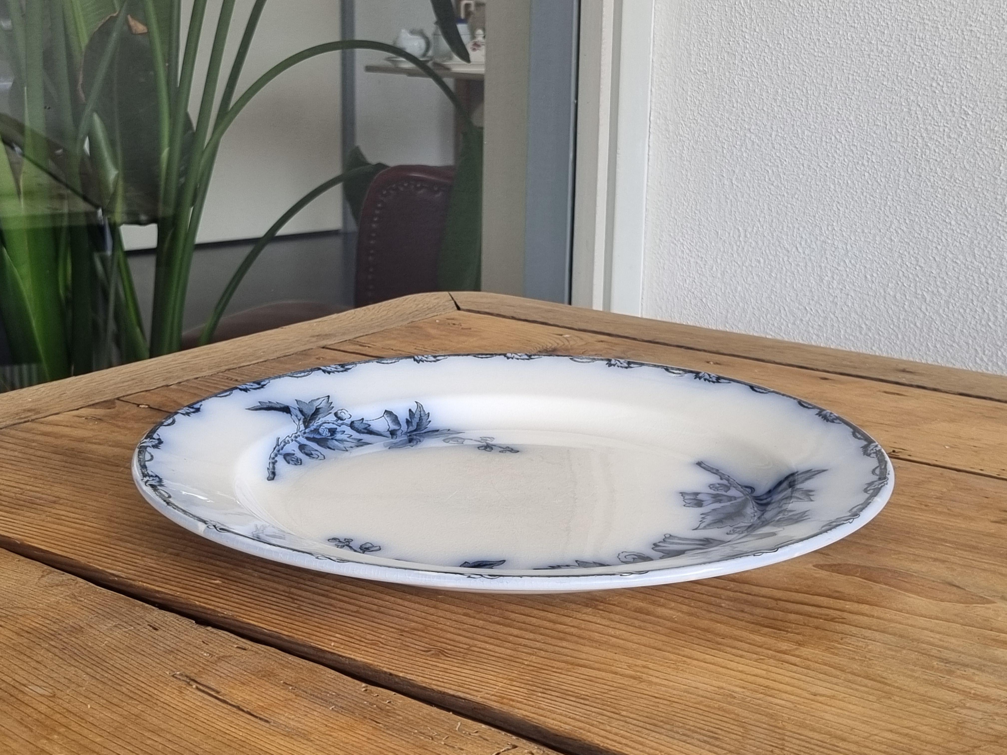 Societe Ceramique Etruria vloeiblauw groot rond bord 30 cm