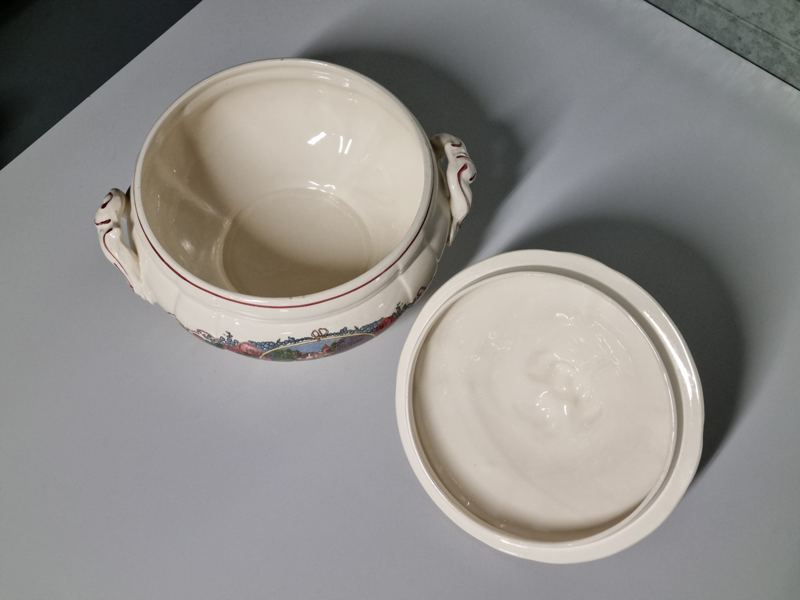 Frans Sarreguemines Obernai Dekschaal Terrine (hoog 13,5 cm)