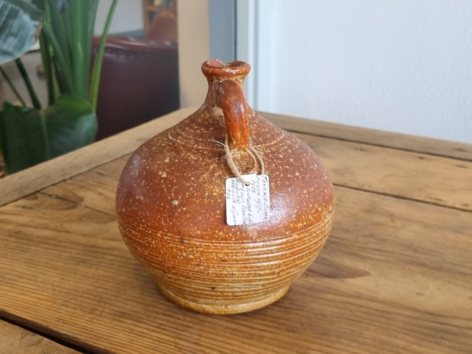 Vintage Steengoed Wijwaterkruik Terraco de Draak (afb. vis)