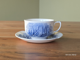 Engels blauw Johnson Bros Haddon Hall kop en schotel
