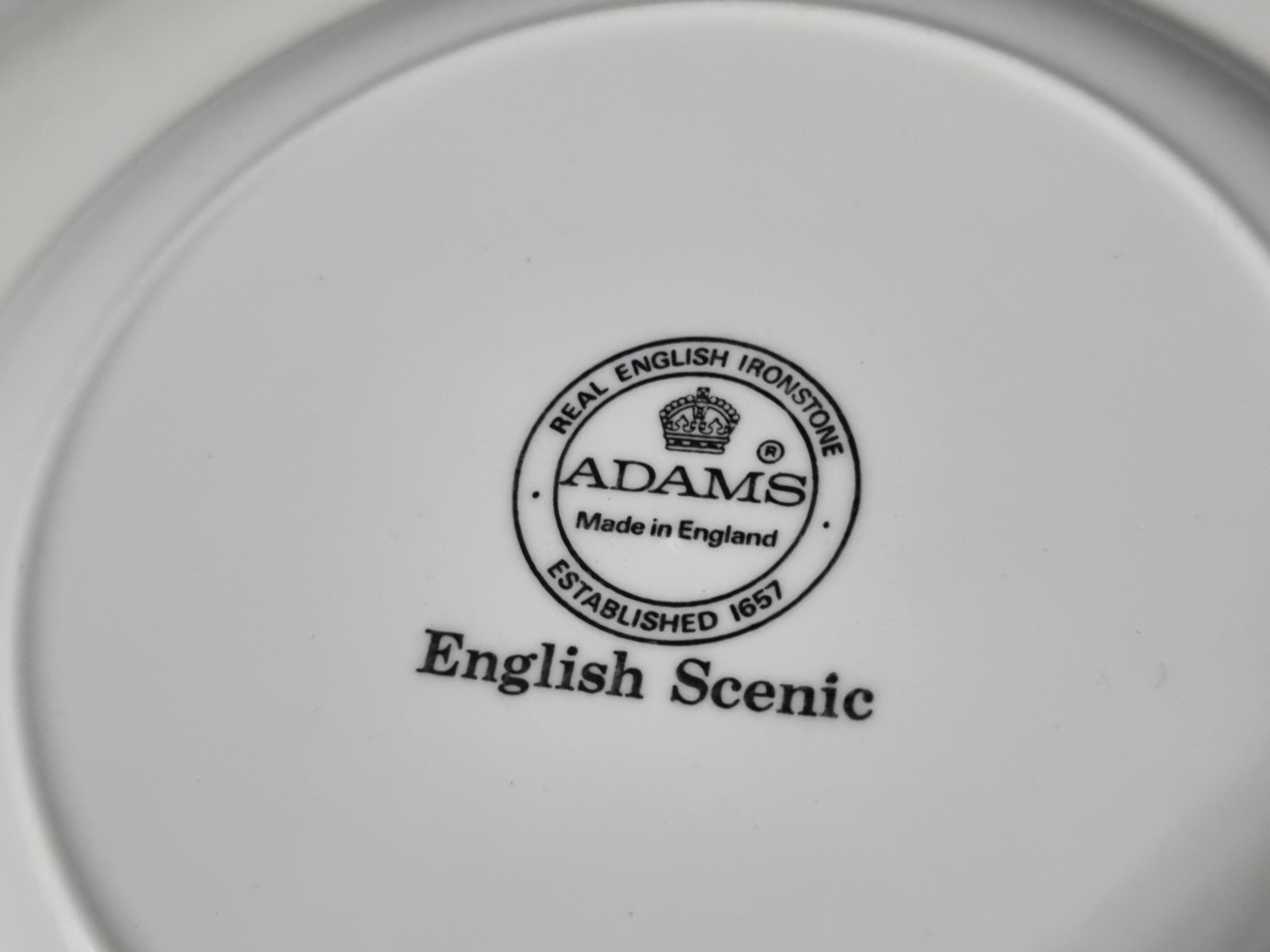 Engels rood Wedgwood Adams English Scenic ontbijtbordje 21 cm (golvend randje)