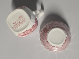 Engels rood Jachtservies Myott's Country Life roomstel met suikerkom (witte binnenkant)