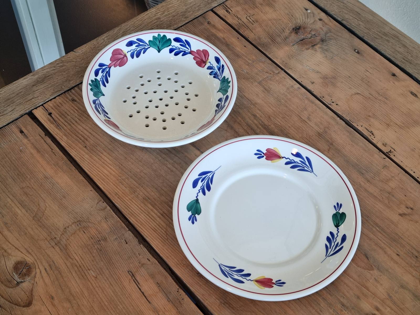 Boerenbont Societe Ceramique 483a Fruittest op onderbord