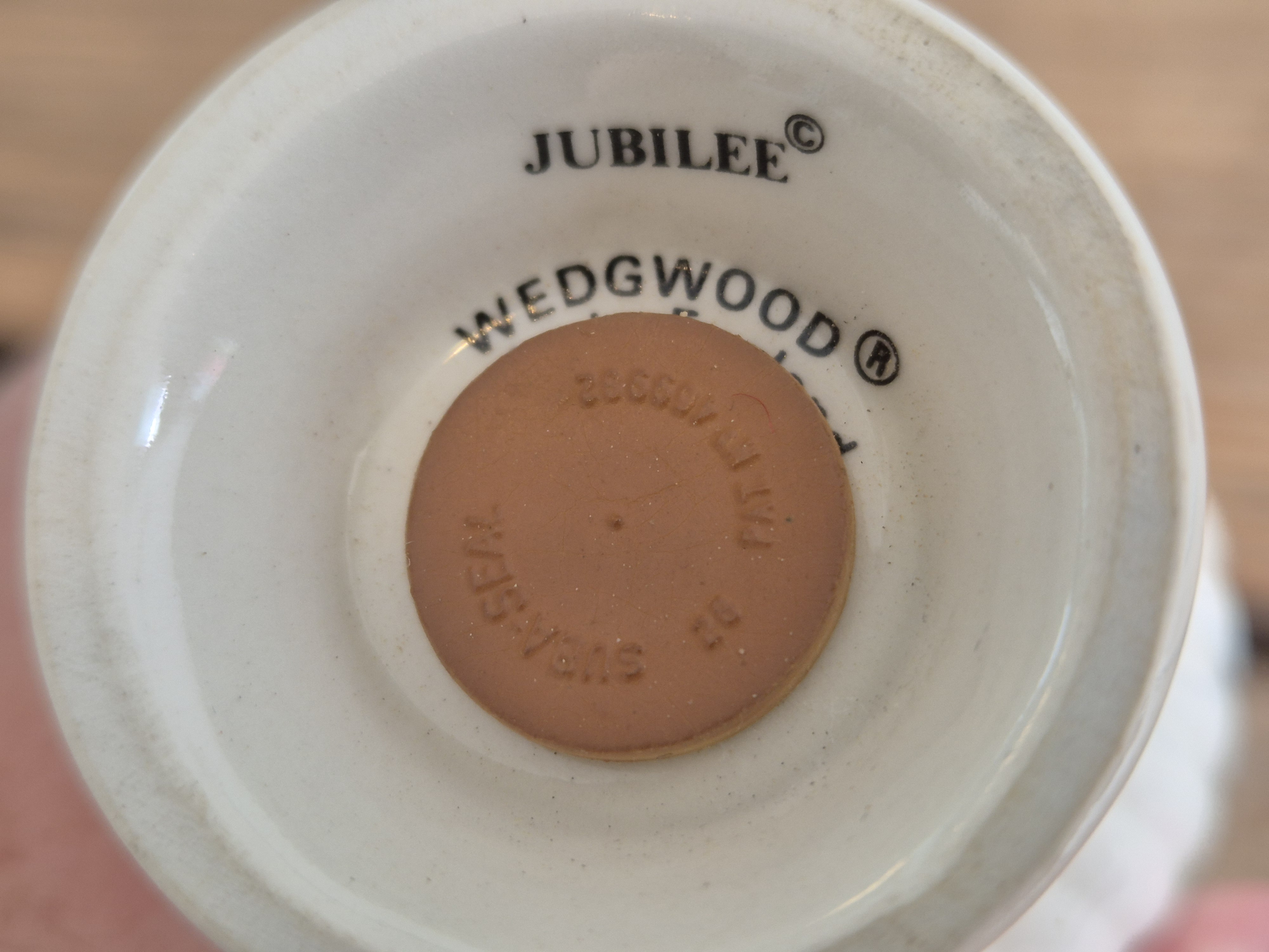 Wedgwood Edme Jubilee Goudrand Zoutvaatje 4 gaatjes
