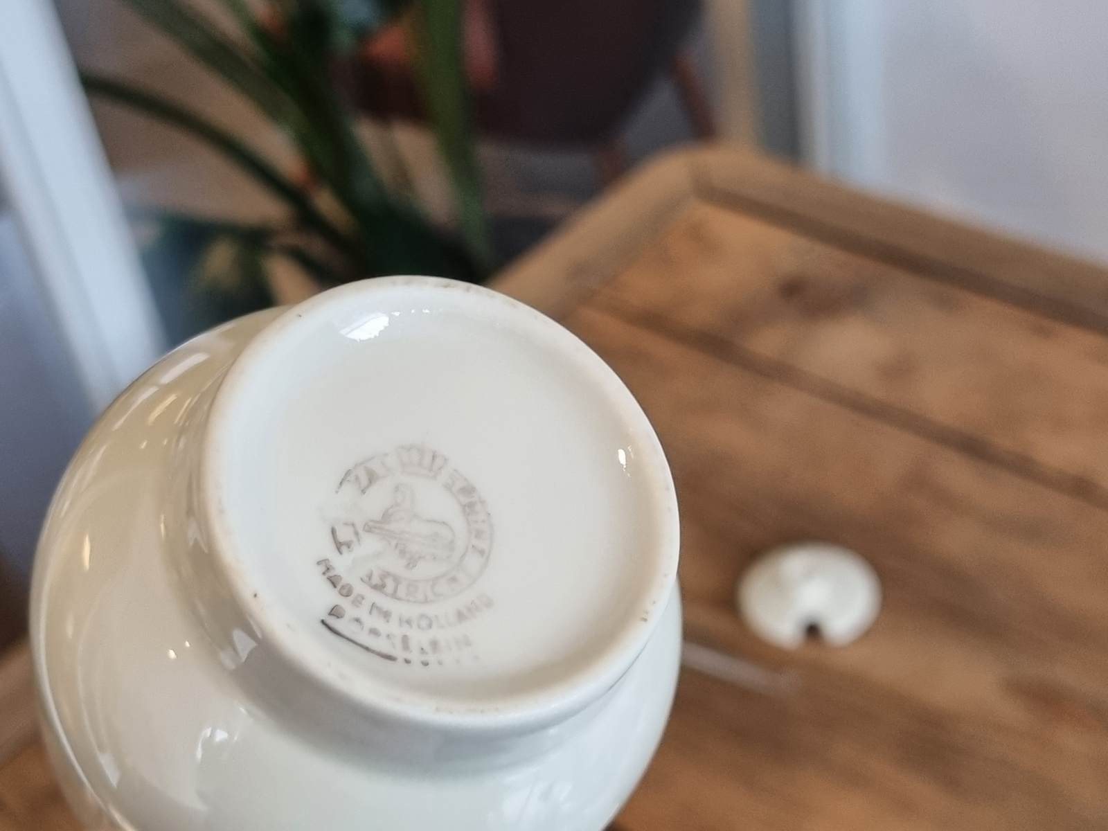 Petrus Regout Royal Sphinx wit Hotelporselein Kandijpotje (Sphinx stempel)