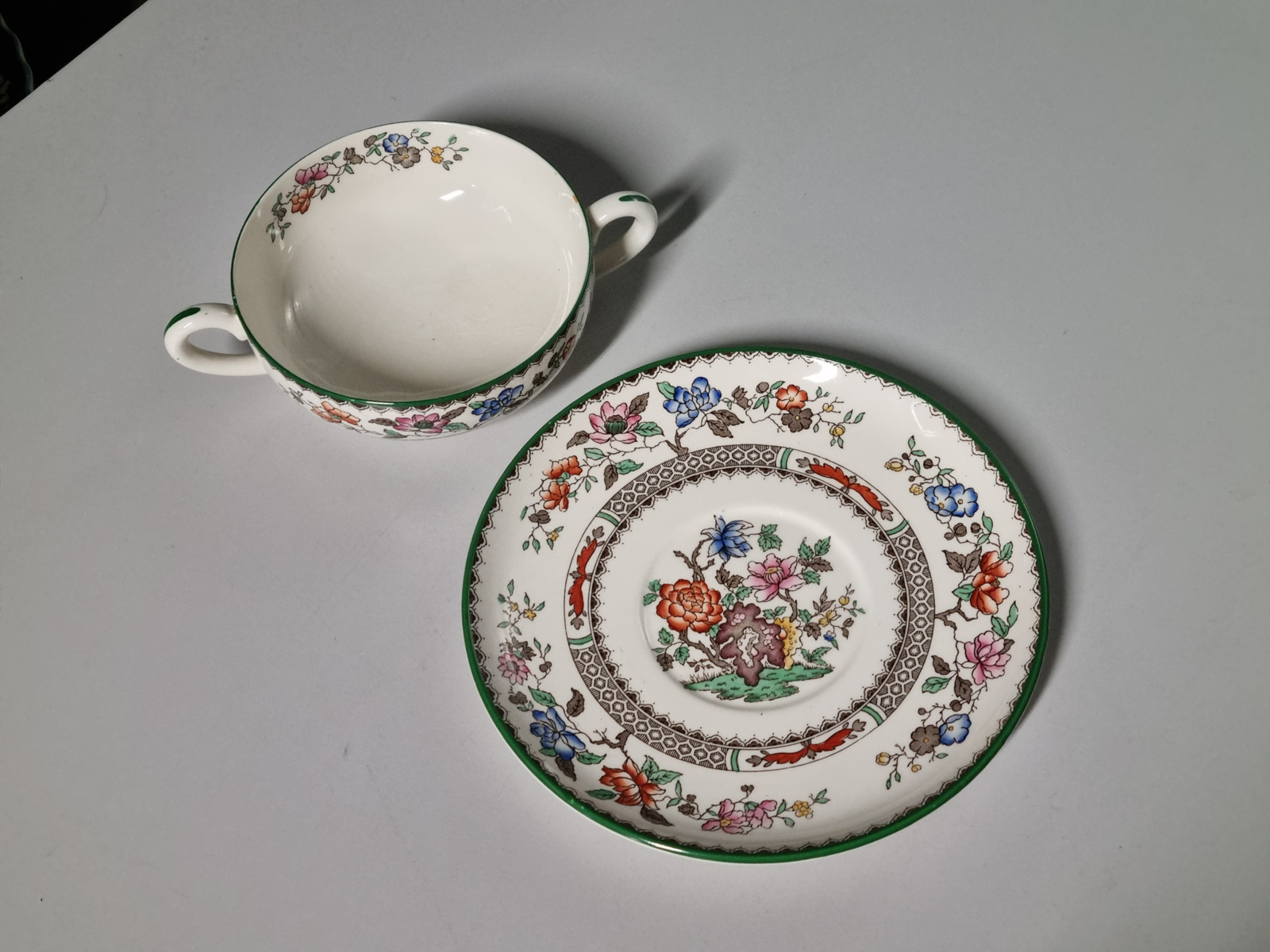 Engels Spode Copeland Chinese Rose soepkom met schotel (laag model)