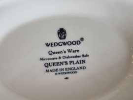 Wedgwood  Queen's Shape Queen's Plain Onderschotel voor Sauskom met oor