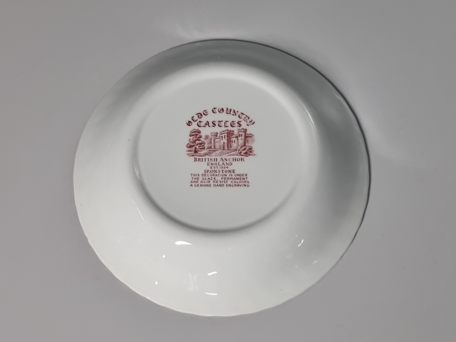 Engels rood Olde Country Castles diep bord 20,5 cm