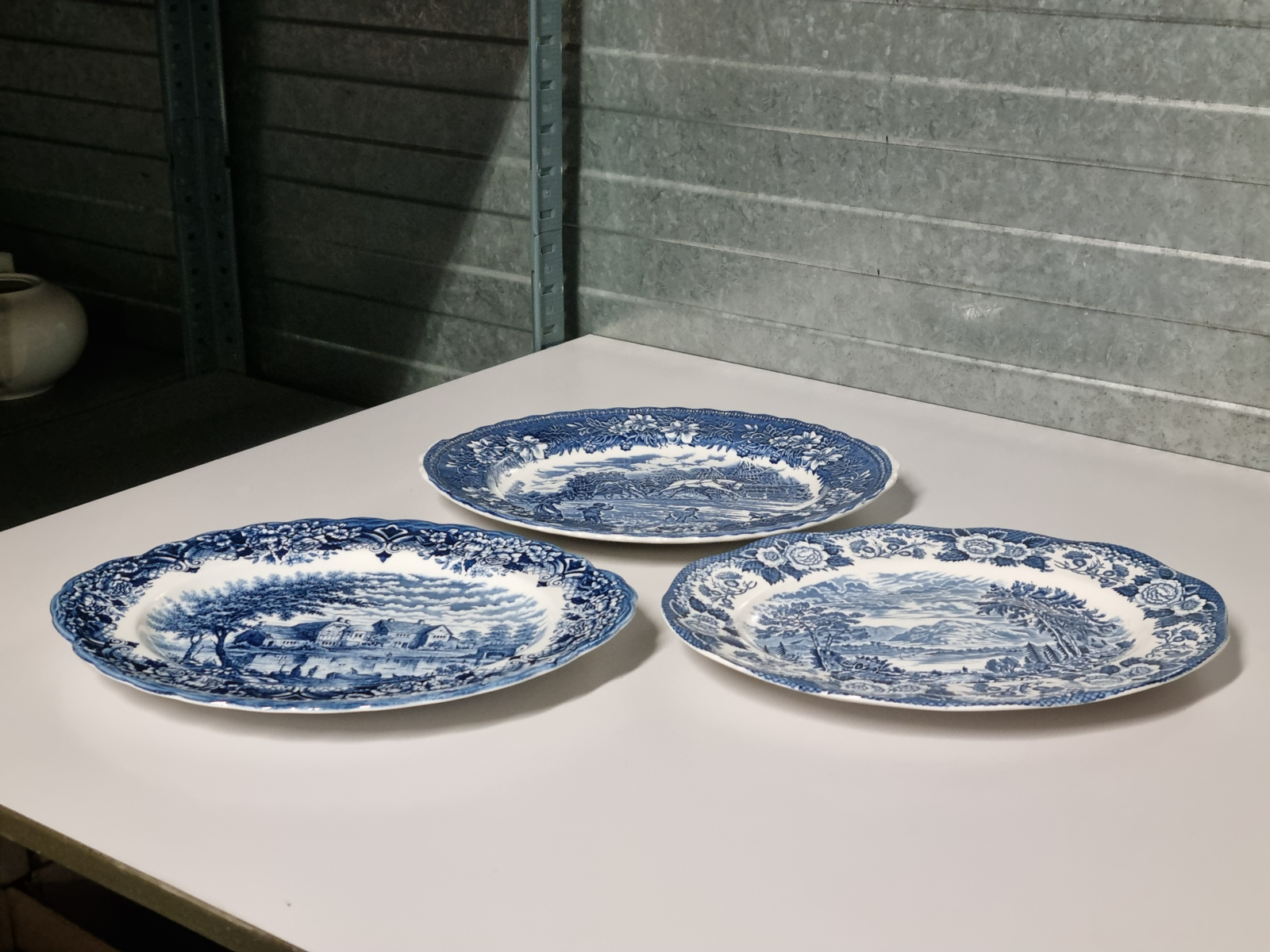 Verkocht = Engels blauw Set 3x mix & match ovale serveerschaal