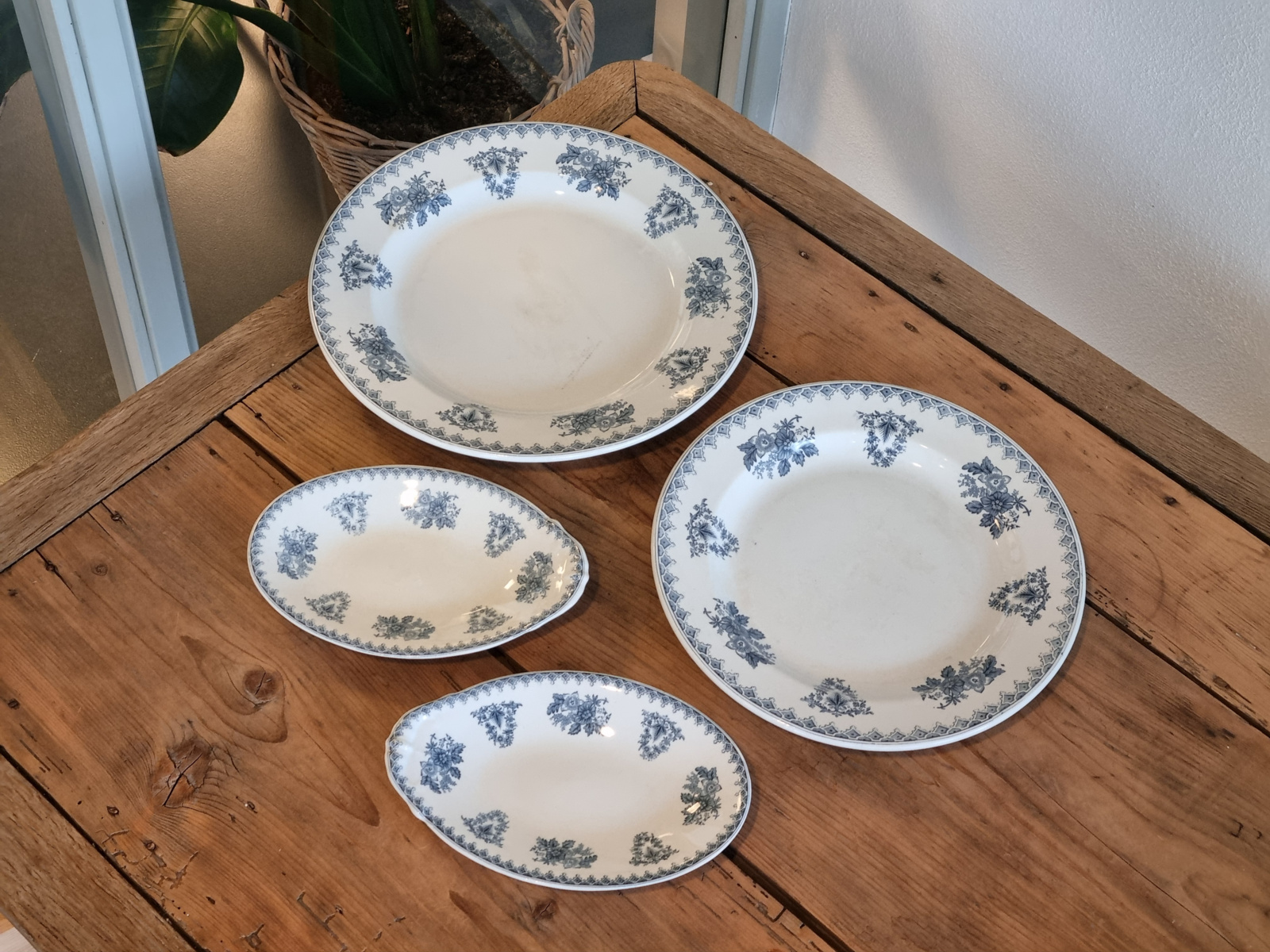 Petrus Regout decor Sika set 4x serveerschalen serveerborden